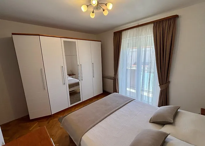 شقة Kristina زادار