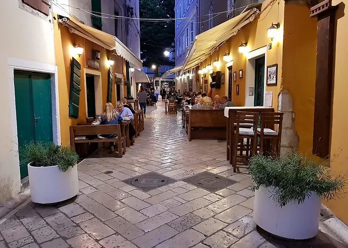 شقة Kristina زادار