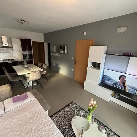 Kristina Apartment *
