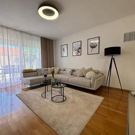 Apartment Kristina *